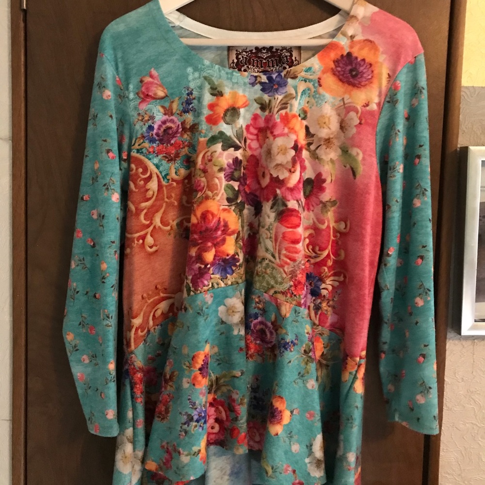 Amma Design long sleeve floral top size XL